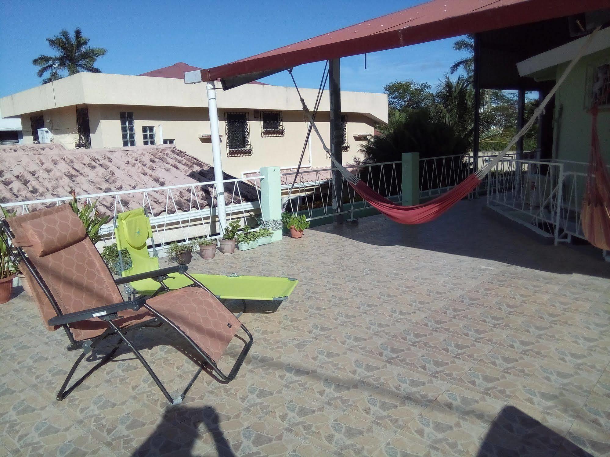 The Red Hut Inn Cidade de Belize Exterior foto