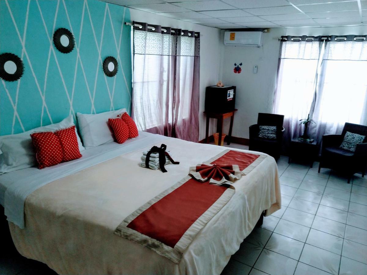 The Red Hut Inn Cidade de Belize Exterior foto