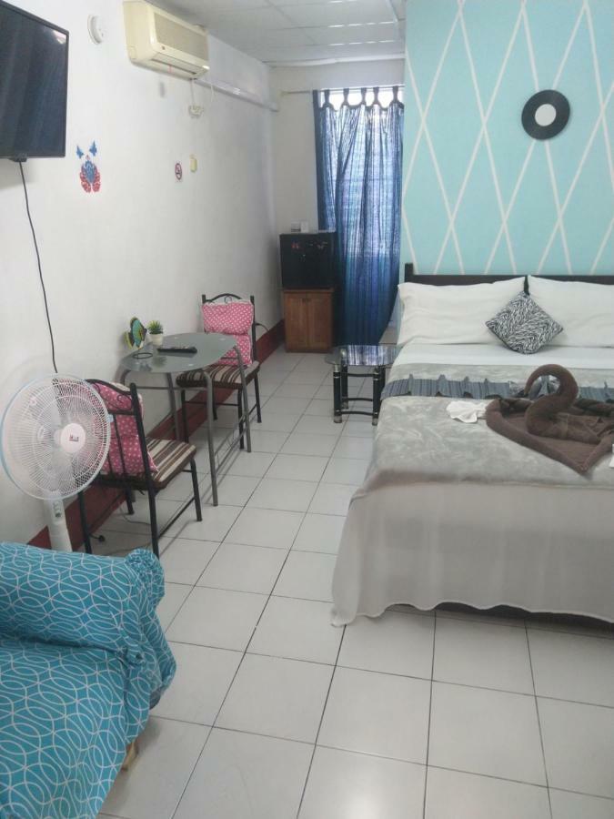 The Red Hut Inn Cidade de Belize Exterior foto